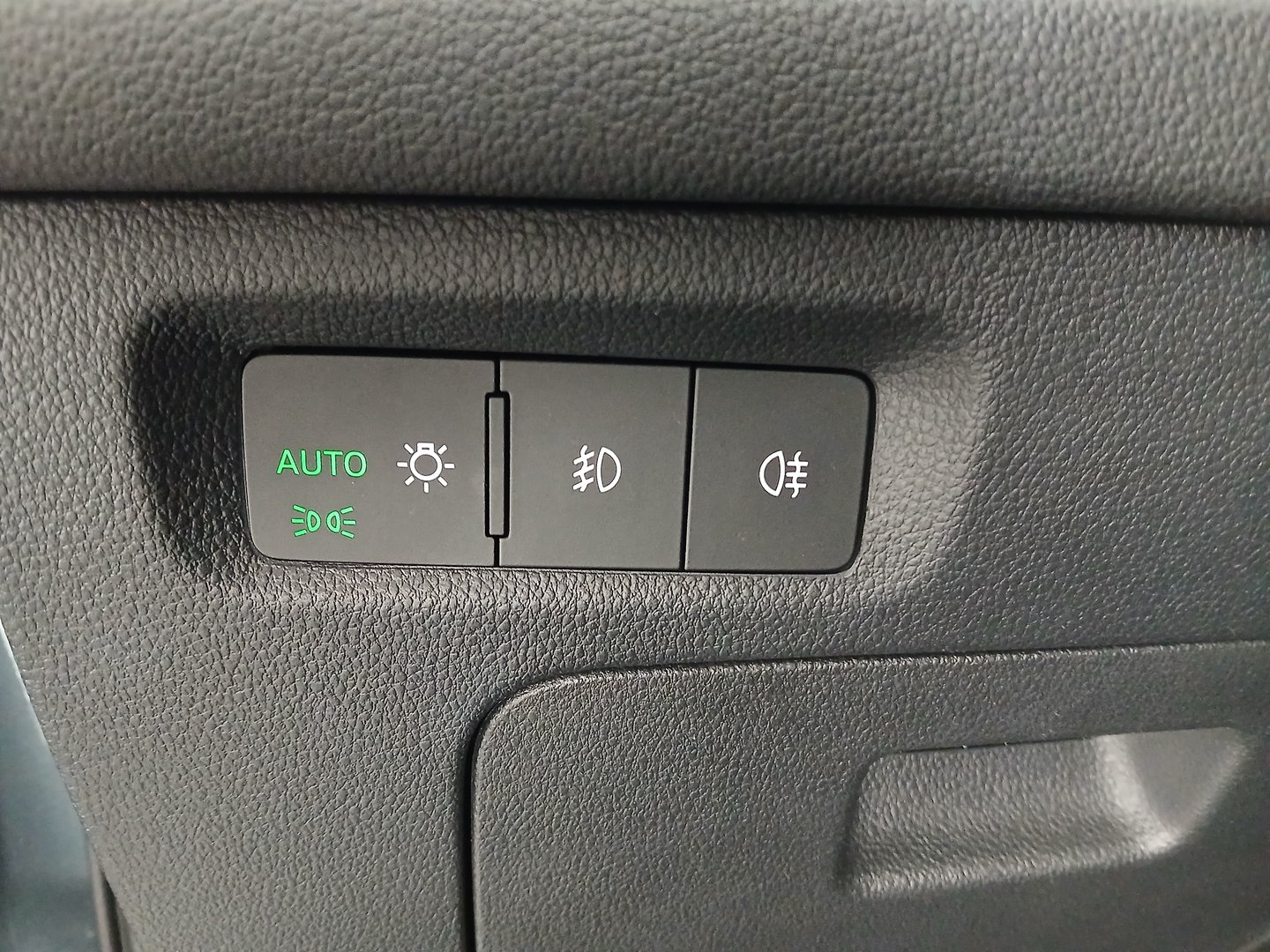 Škoda OCTAVIA Combi Premium TDI | Bild 12 von 33