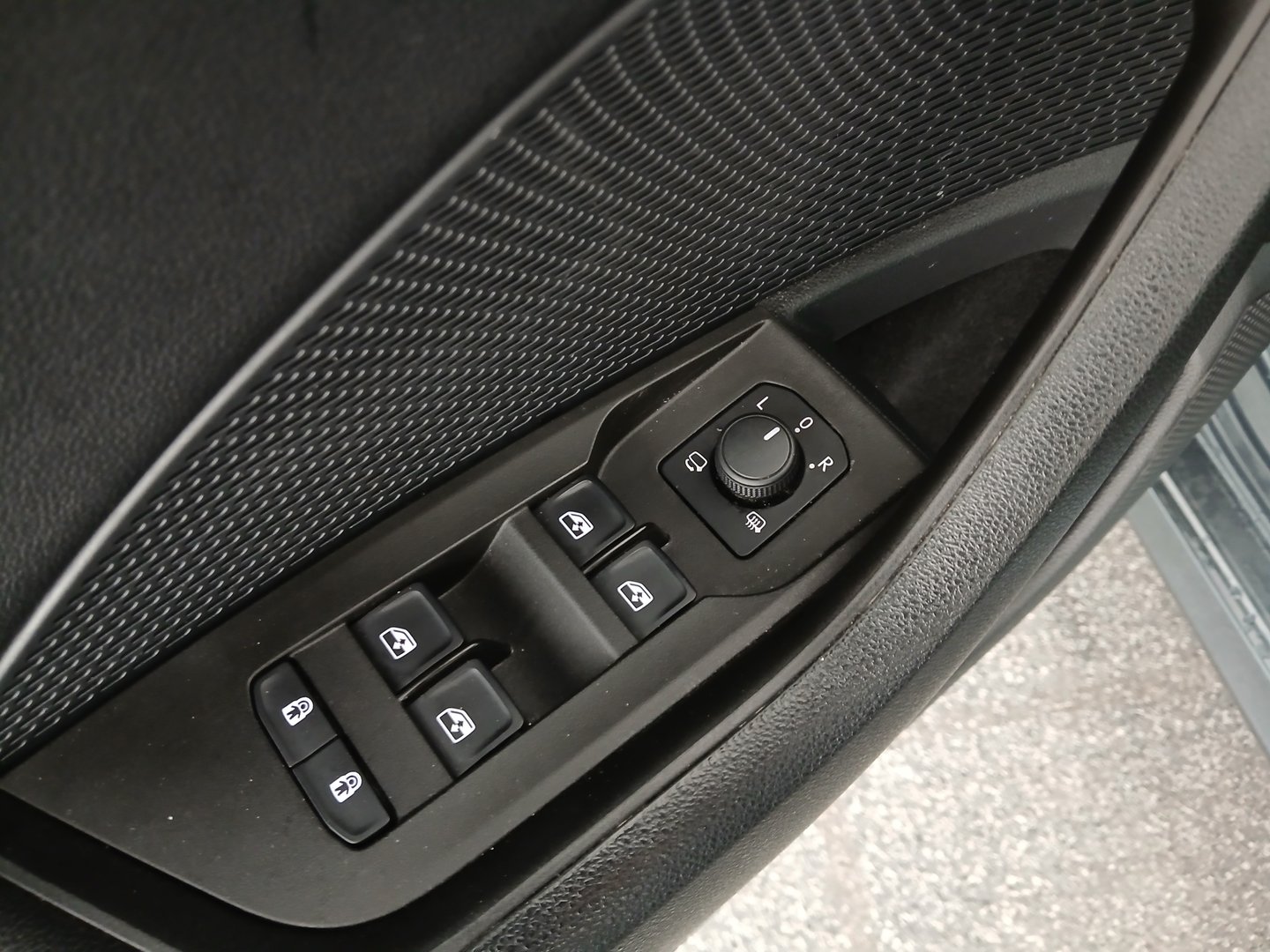 Škoda OCTAVIA Combi Premium TDI | Bild 11 von 33