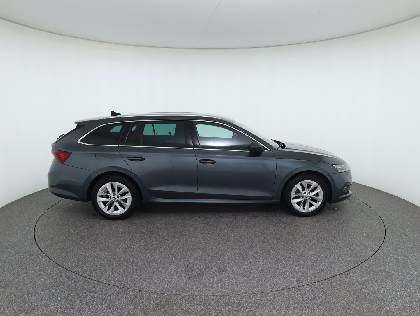 Škoda OCTAVIA Combi Premium TDI | Bild 4 von 33