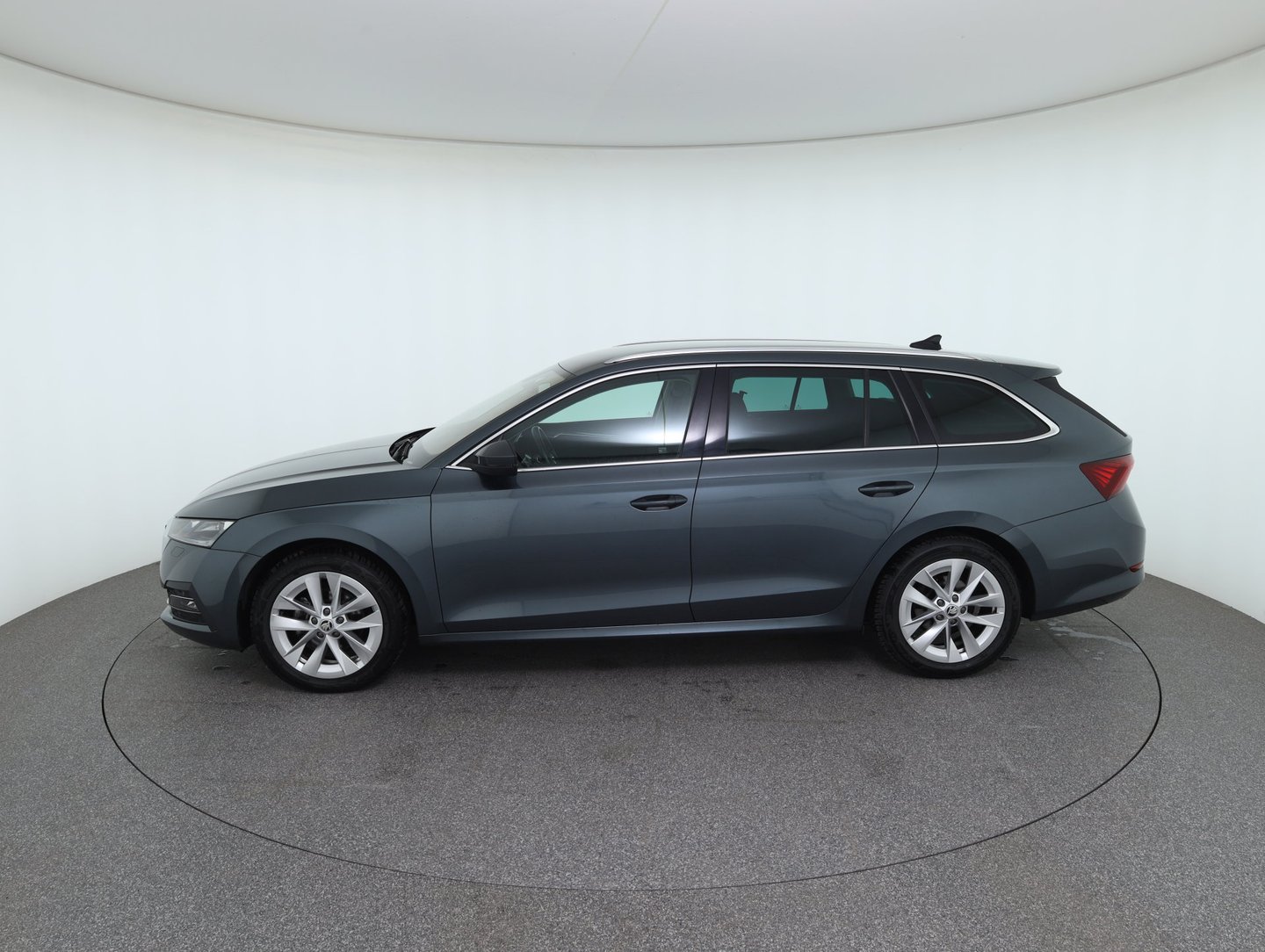 Škoda OCTAVIA Combi Premium TDI | Bild 8 von 33