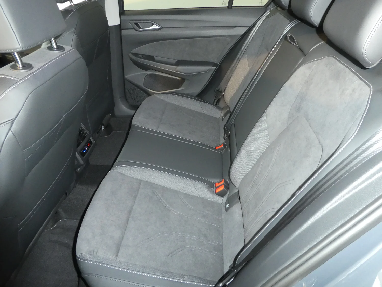 Bild eines VW Golf Rabbit eHybrid DSG 150 kW