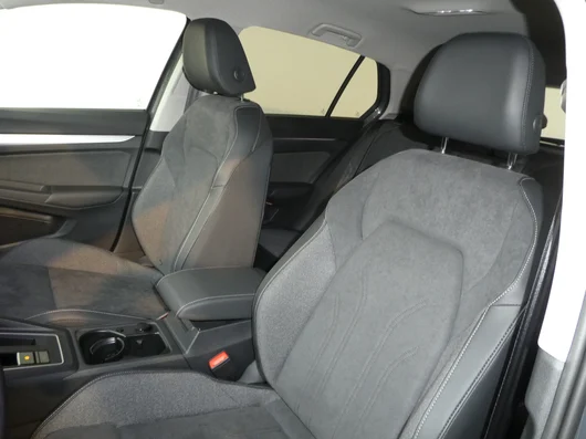 Bild eines VW Golf Rabbit eHybrid DSG 150 kW