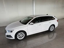Škoda Octavia Combi Style TDI DSG in 9P Candy-Weiss