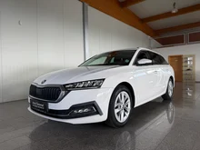 Škoda Octavia Combi Style TDI DSG in 9P Candy-Weiss