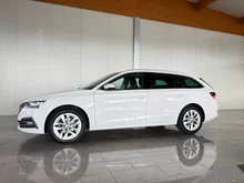 Škoda Octavia Combi Style TDI DSG in 9P Candy-Weiss