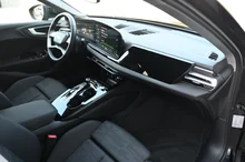 Audi A5 Avant e-hybrid quattro 220 kW in 0E Mythosschwarz Metallic