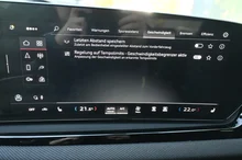 Audi A5 Avant e-hybrid quattro 220 kW in 0E Mythosschwarz Metallic
