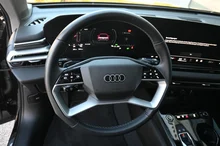 Audi A5 Avant e-hybrid quattro 220 kW in 0E Mythosschwarz Metallic
