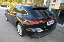 Audi A5 Avant e-hybrid quattro 220 kW in 0E Mythosschwarz Metallic