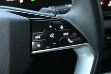 Audi A5 Avant e-hybrid quattro 220 kW in 0E Mythosschwarz Metallic