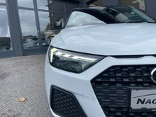 Audi A1 Sportback 30 TFSI intense in Gletscherweiss Metallic