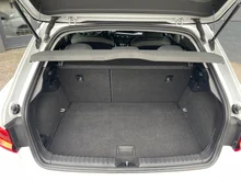 Audi A1 Sportback 30 TFSI intense in Gletscherweiss Metallic