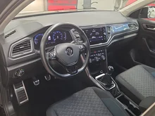 VW T-Roc iQ Drive TSI OPF in Deep Black Perleffekt