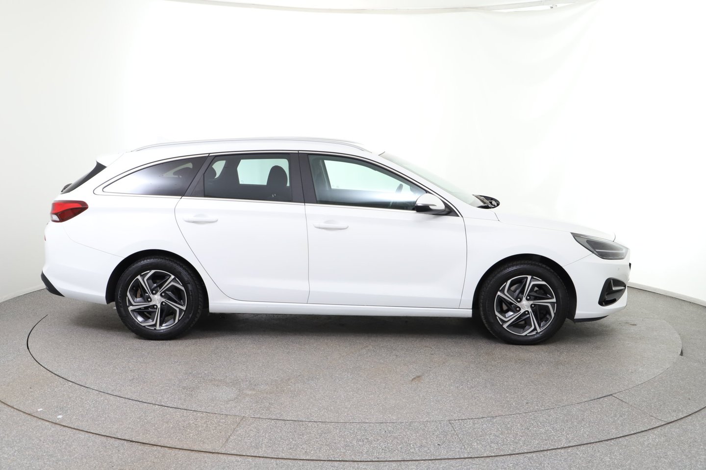 Hyundai i30 CW 1,6 CRDi Trend Line | Bild 6 von 27