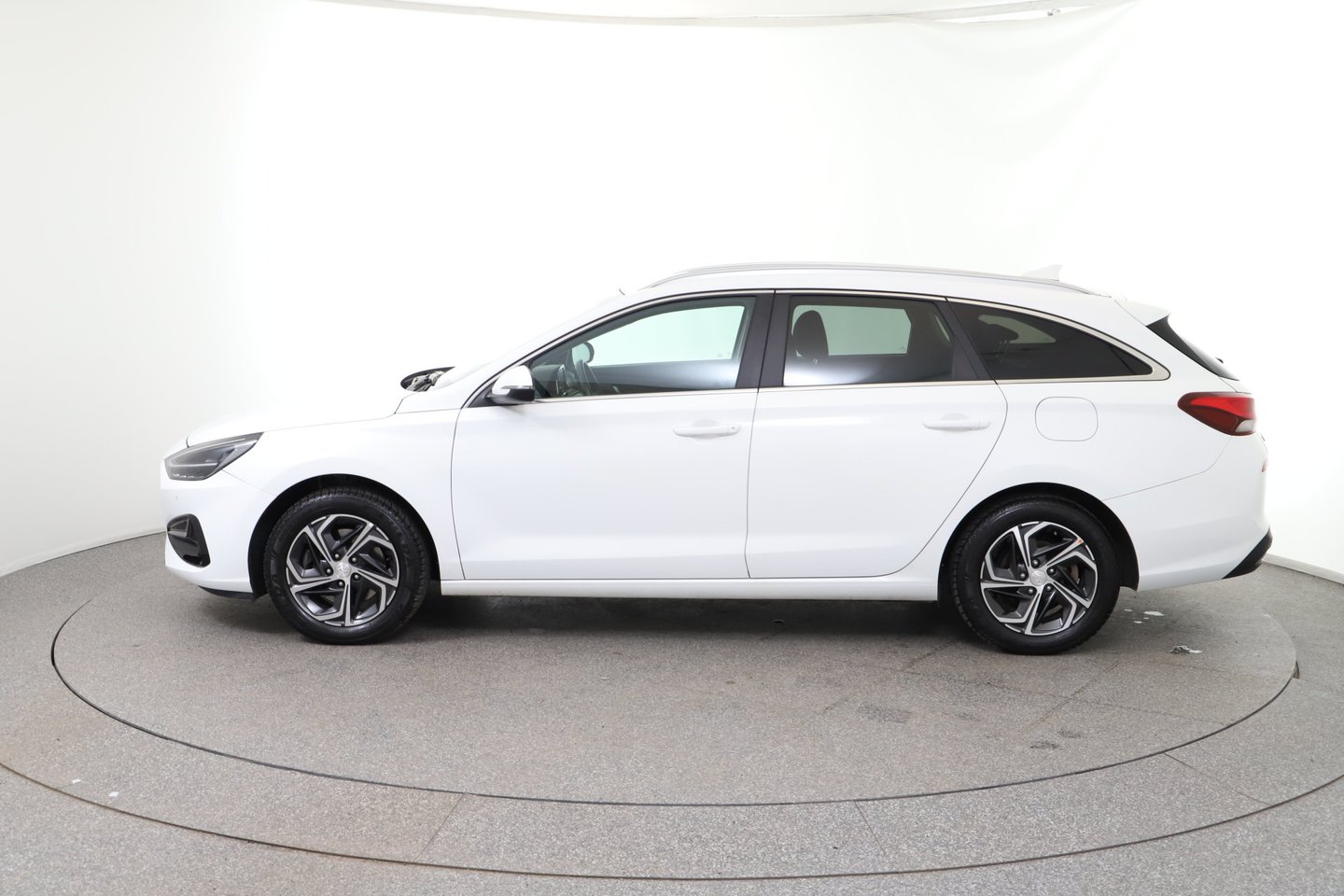 Hyundai i30 CW 1,6 CRDi Trend Line | Bild 2 von 27