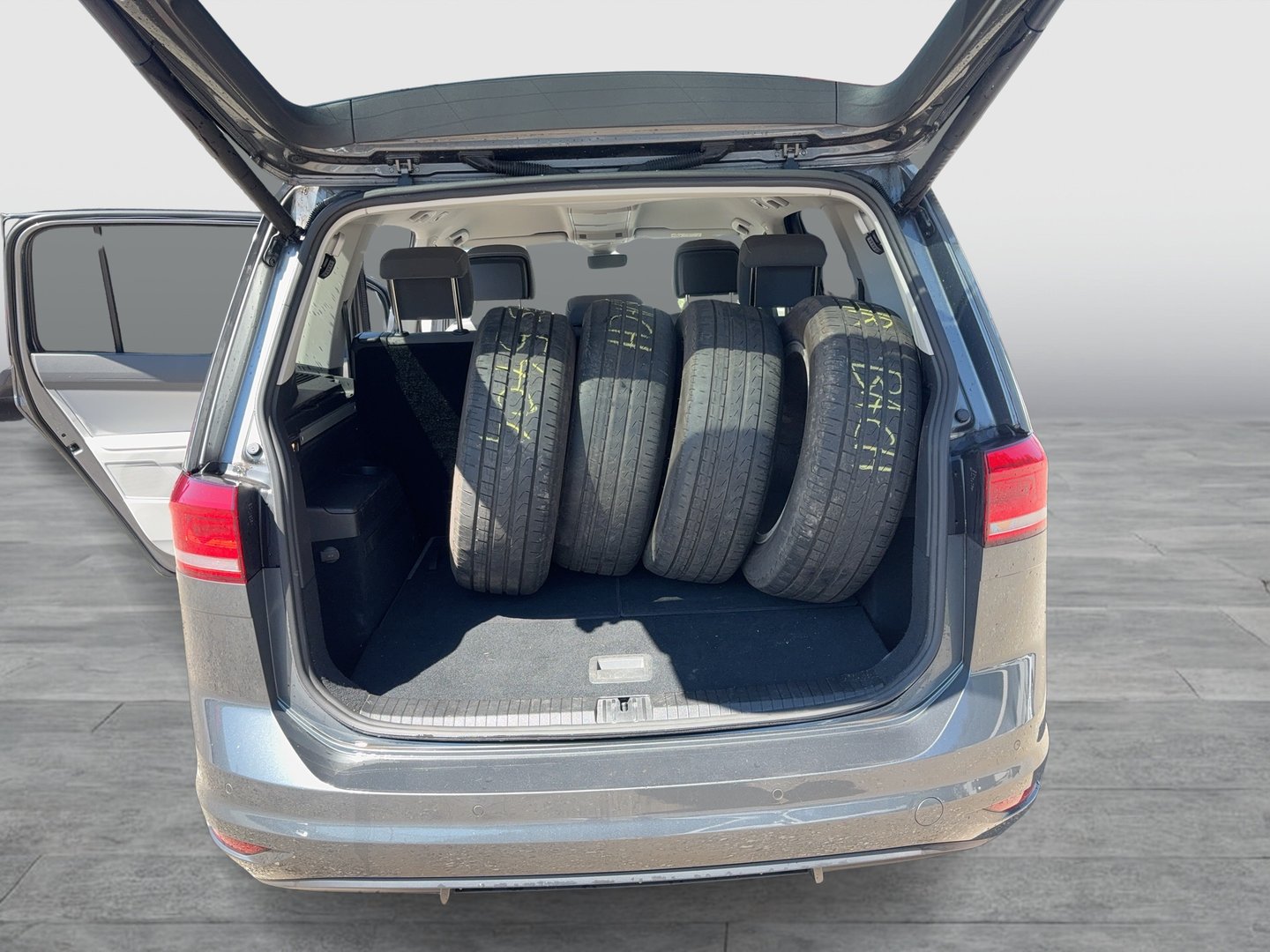 VW Touran Comfortline TDI SCR DSG 7-Sitzer | Bild 19 von 21