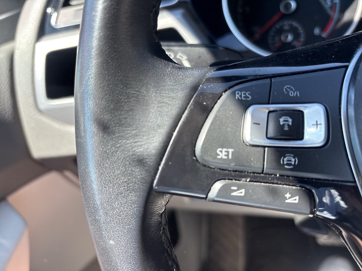 VW Touran Comfortline TDI SCR DSG 7-Sitzer | Bild 13 von 21