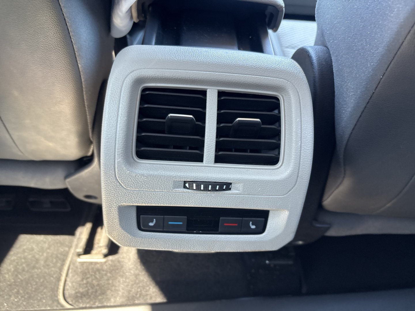 VW Touran Comfortline TDI SCR DSG 7-Sitzer | Bild 18 von 21