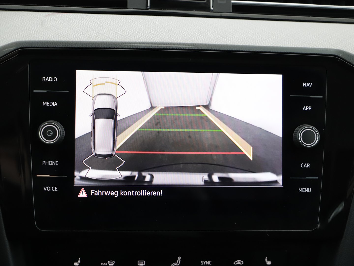 VW Passat Variant Business TDI | Bild 21 von 28