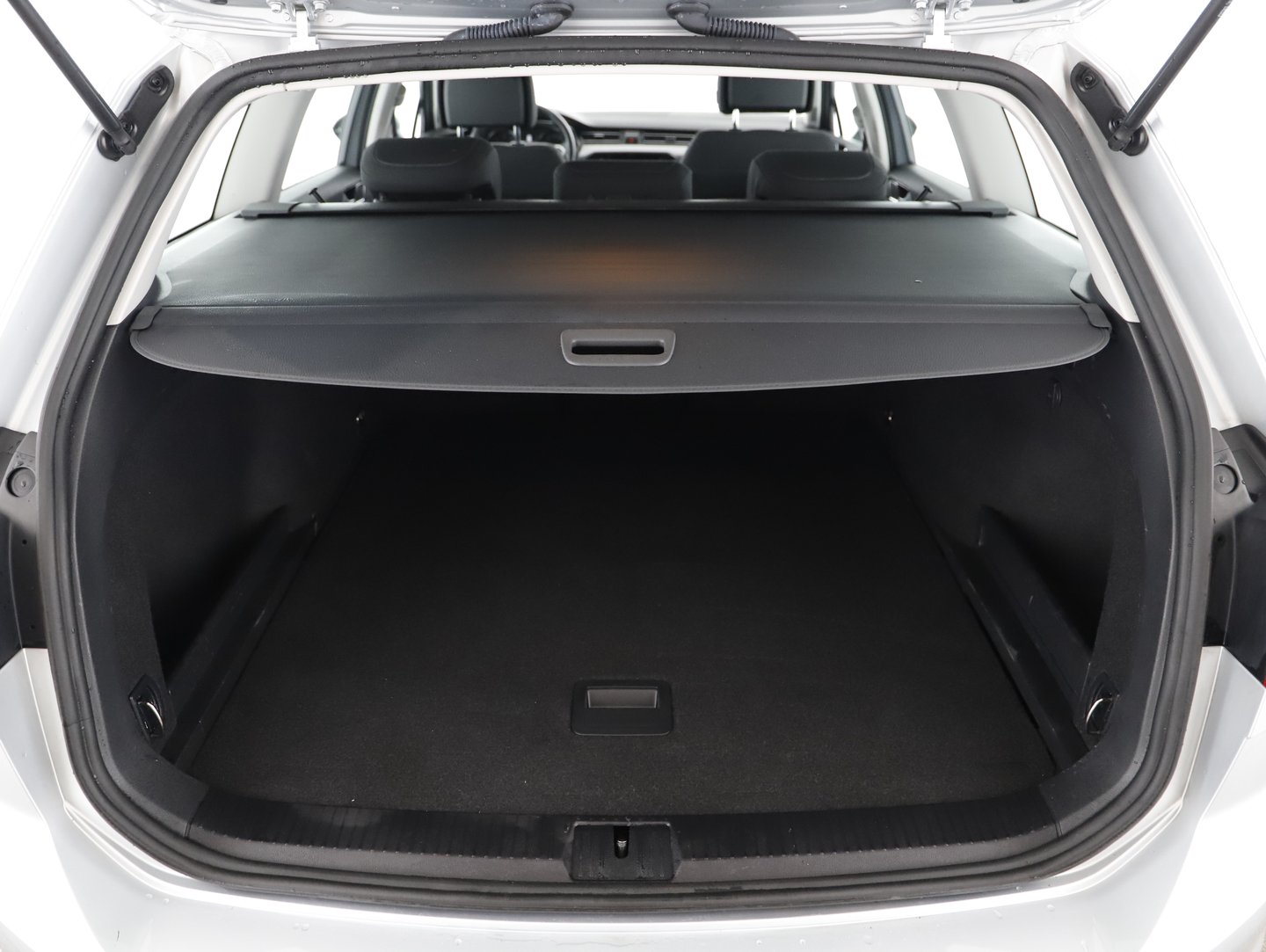 VW Passat Variant Business TDI | Bild 25 von 28