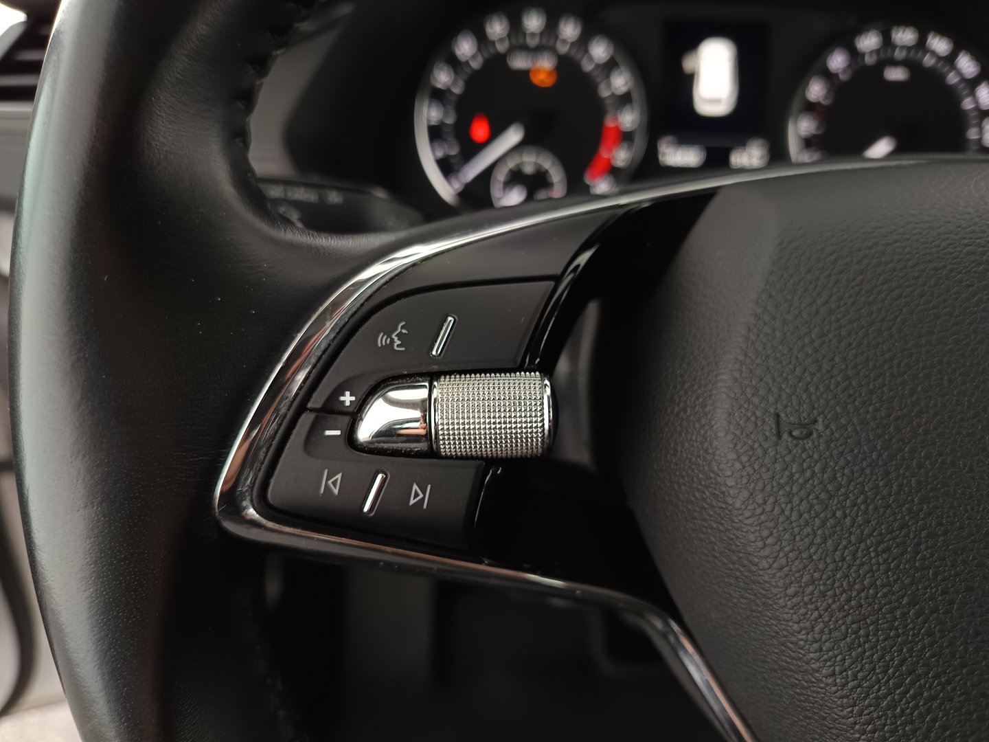 Škoda OCTAVIA Combi Ambition TDI | Bild 16 von 30