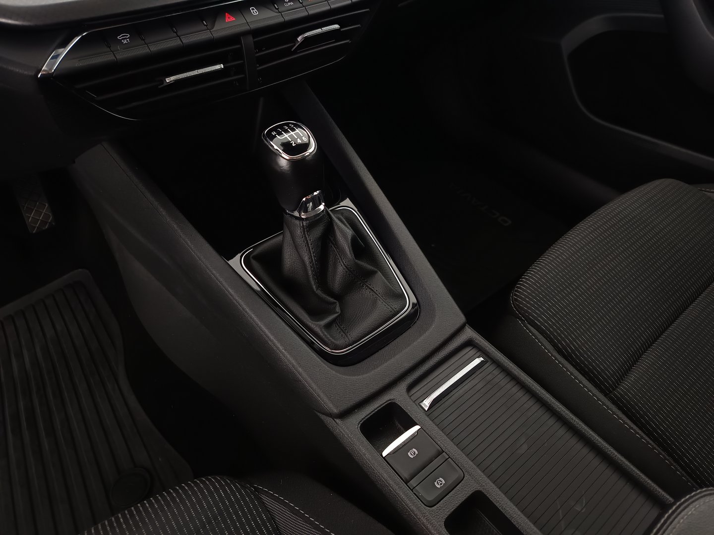 Škoda OCTAVIA Combi Ambition TDI | Bild 26 von 30