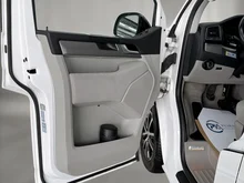 VW California Ocean Edition TDI 4MOTION in candyweiß / Dach schwarz