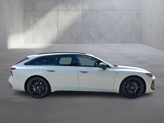 Bild eines Audi A6 Avant e-hybrid quattro 220 kW