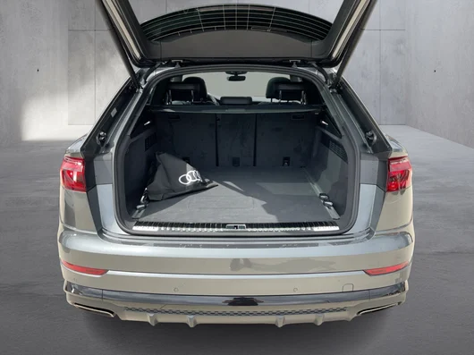 Bild eines Audi Q8 e-hybrid quattro 290 kW