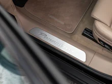 Porsche Panamera 4 E-Hybrid in schwarz - metallic