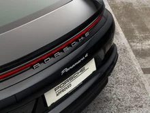 Porsche Panamera 4 E-Hybrid in schwarz - metallic
