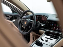 Porsche Panamera 4 E-Hybrid in schwarz - metallic