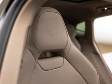Porsche Panamera 4 E-Hybrid in schwarz - metallic