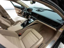 Porsche Panamera 4 E-Hybrid in schwarz - metallic