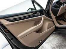 Porsche Panamera 4 E-Hybrid in schwarz - metallic