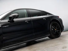 Porsche Panamera 4 E-Hybrid in schwarz - metallic