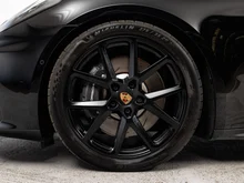 Porsche Panamera 4 E-Hybrid in schwarz - metallic