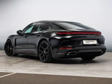 Porsche Panamera 4 E-Hybrid in schwarz - metallic