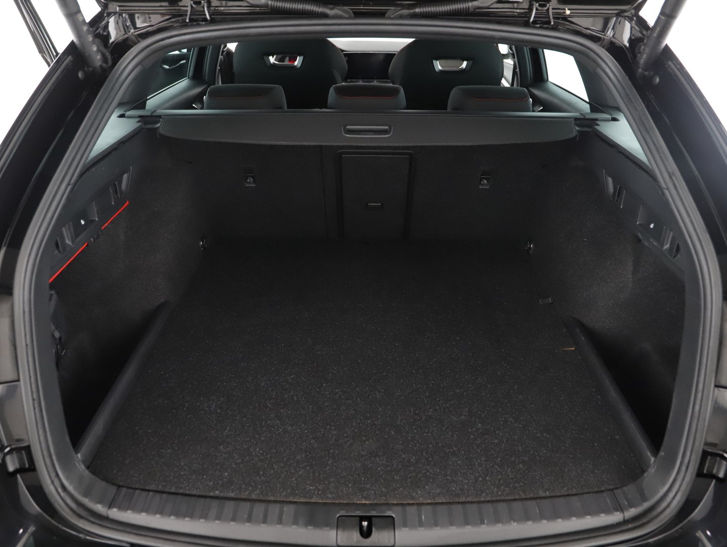 Škoda OCTAVIA Combi RS iV 245 DSG | Bild 13 von 16