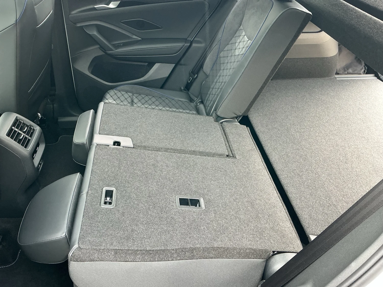 Bild eines VW Tiguan Sport TDI 4MOTION DSG