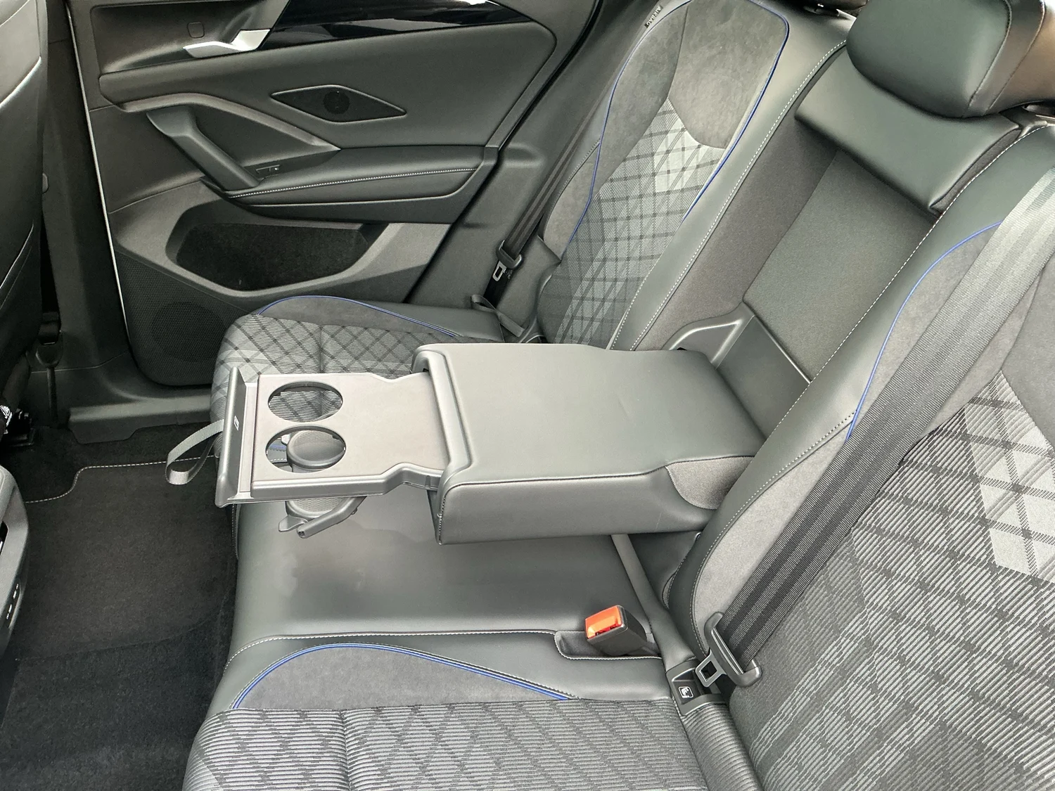 Bild eines VW Tiguan Sport TDI 4MOTION DSG