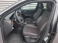 Audi Q2 35 TFSI S line in 6Y Daytonagrau Perleffekt