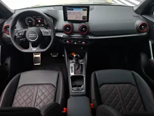 Audi Q2 35 TFSI S line in 6Y Daytonagrau Perleffekt