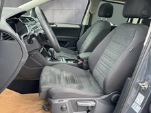VW Touran Friends TSI DSG in Delfingrau Metallic