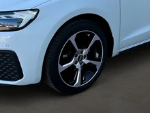 Thumbnail-Foto von Fahrzeug