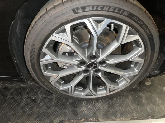 Bild eines Audi A6 Avant e-hybrid quattro 220 kW