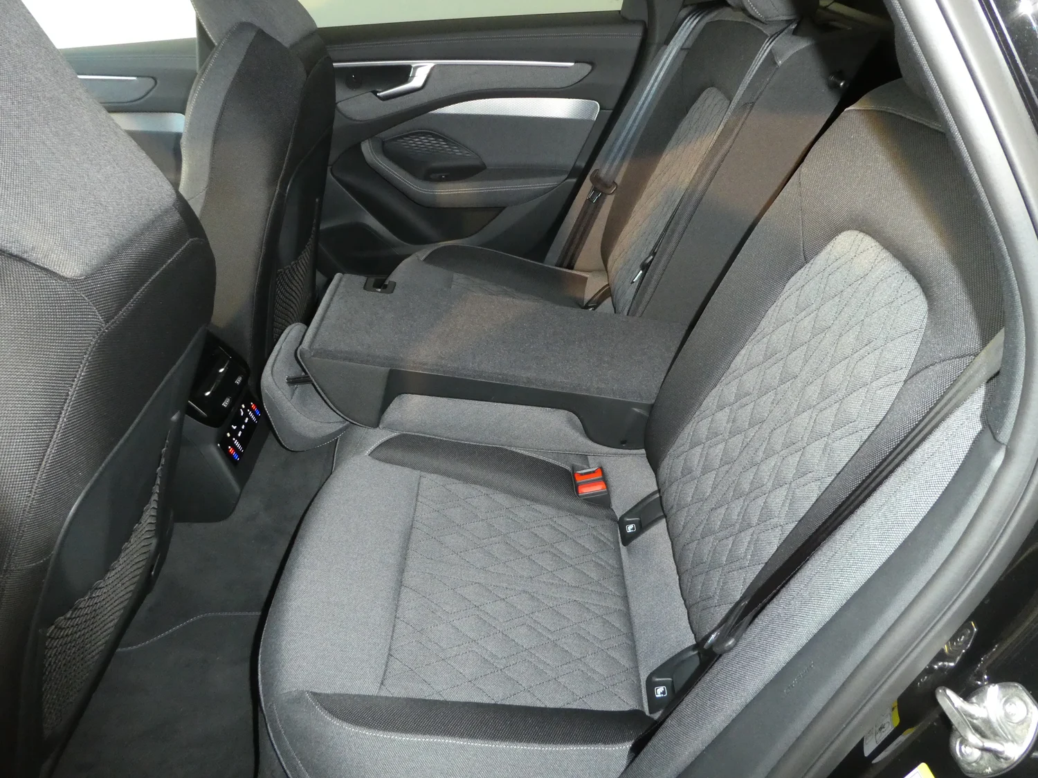 Bild eines Audi A6 Avant e-hybrid quattro 220 kW