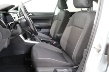 VW Taigo Life TSI in Reflexsilber Metallic