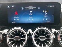 Mercedes GLA GLA 200 d in mittelgrau - metallic