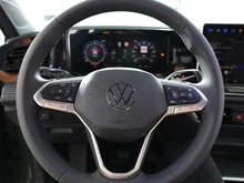 VW Tiguan Friends TDI DSG in Cipressino-Grün Metallic